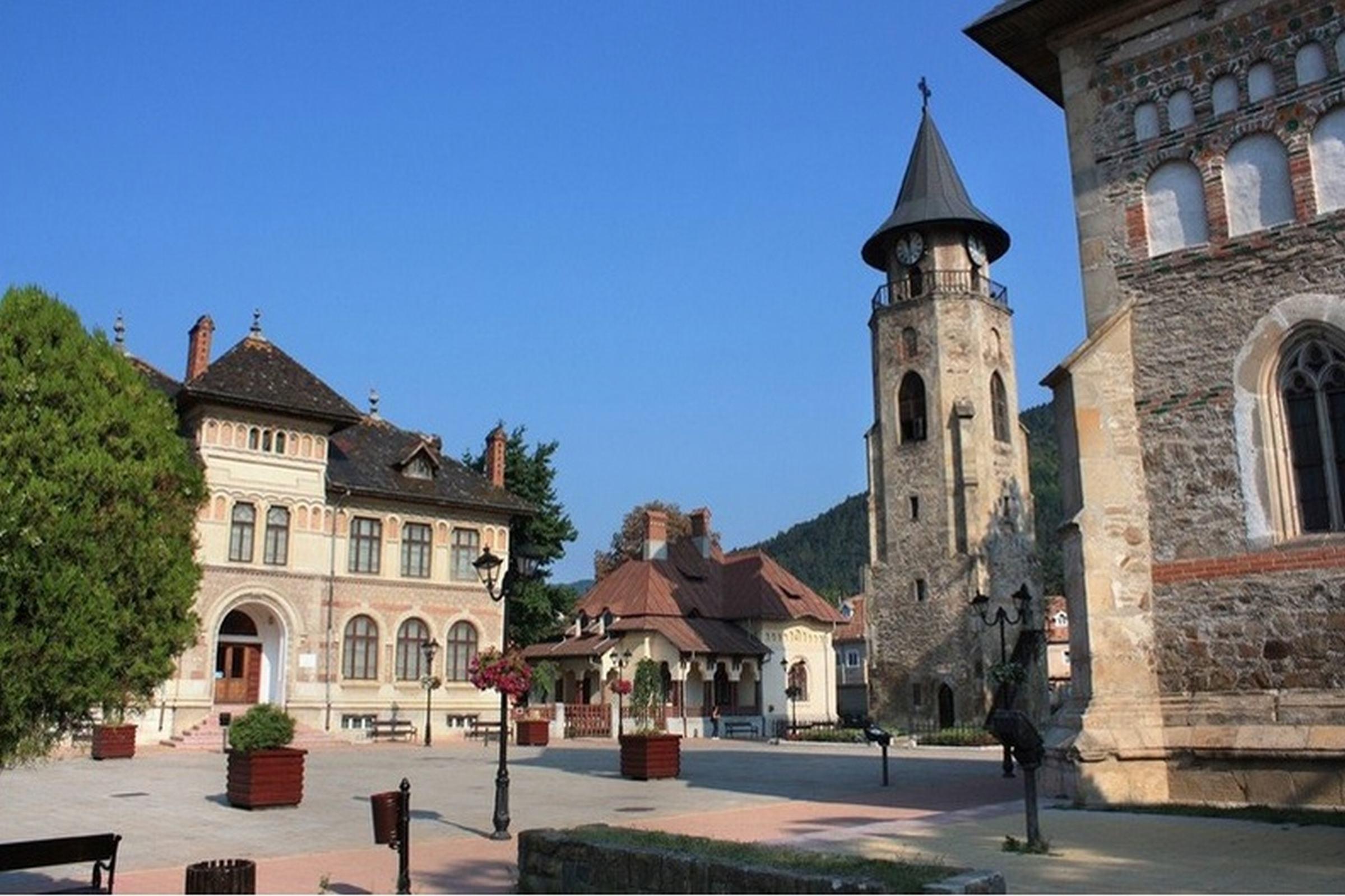 Central Plaza Hotel Piatra Neamt Bagian luar foto