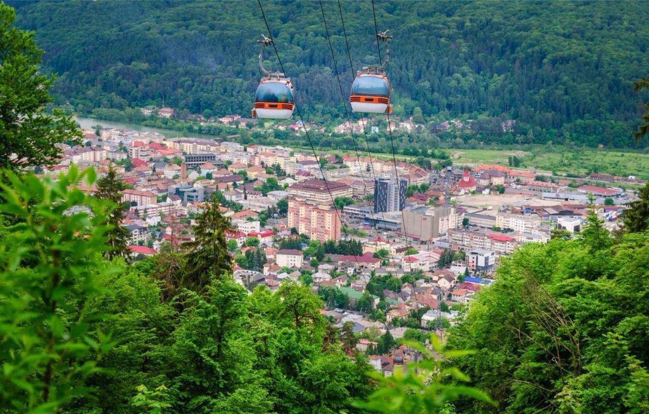 Central Plaza Hotel Piatra Neamt Bagian luar foto