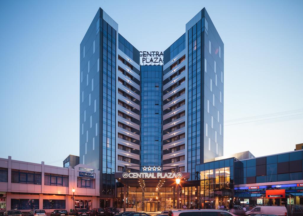 Central Plaza Hotel Piatra Neamt Bagian luar foto